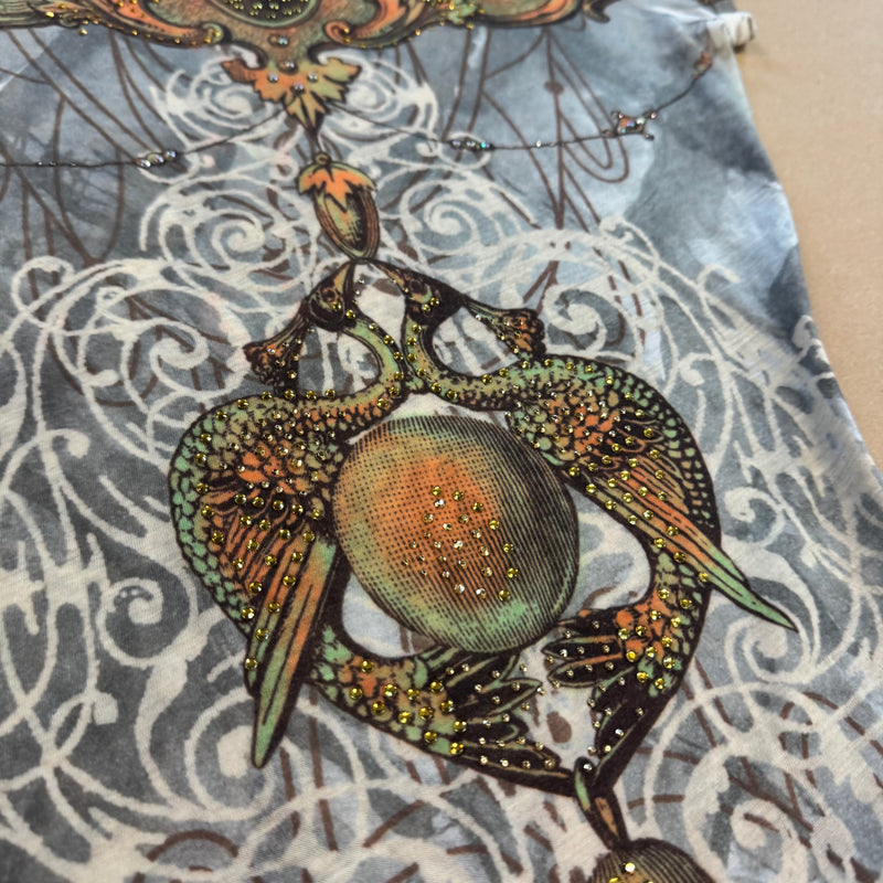 Detailansicht: Sourced limited accessories and clothes Guess Y2K style rhinestones summer tee – Logo, Nähte oder Material