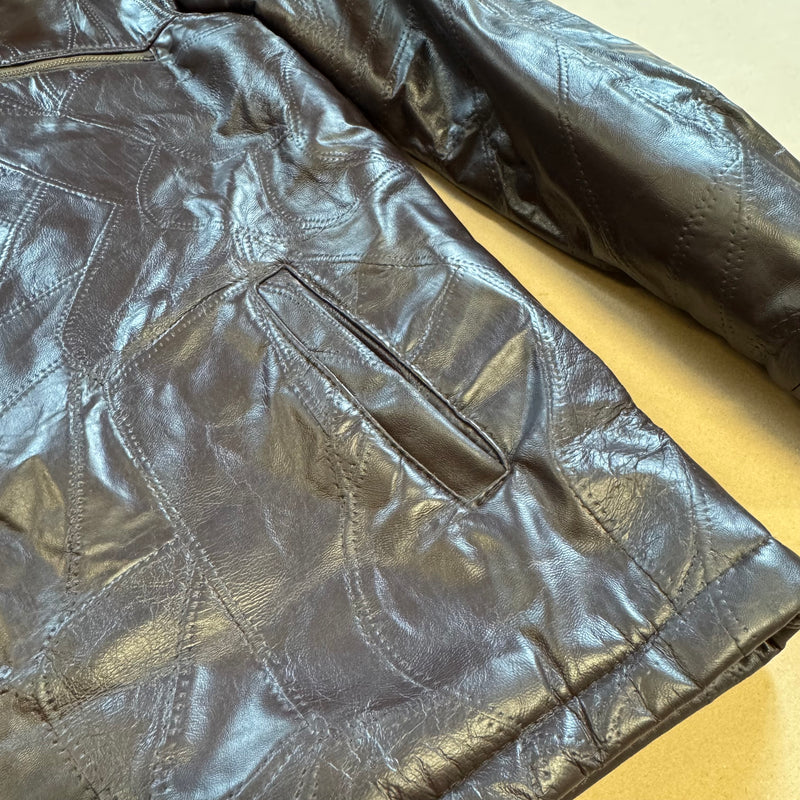Detailansicht: Sourced limited accessories and clothes Vintage leather jacket from L'Homme Moderne – Logo, Nähte oder Material