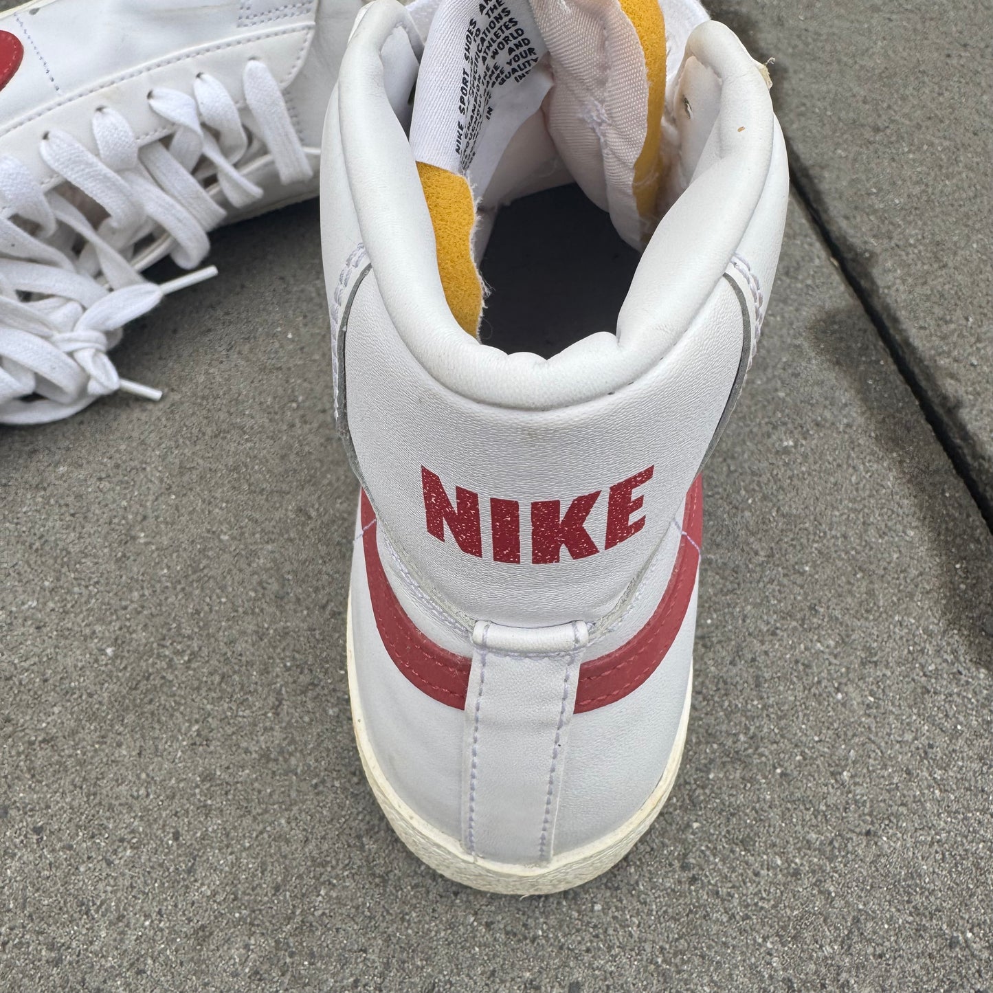 Nike Blazer Mid ’77 Vintage White Mantra Orange