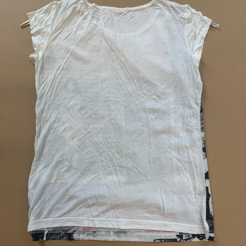 Detailansicht: Sourced limited accessories and clothes City of my dreams Y2K tee – Logo, Nähte oder Material