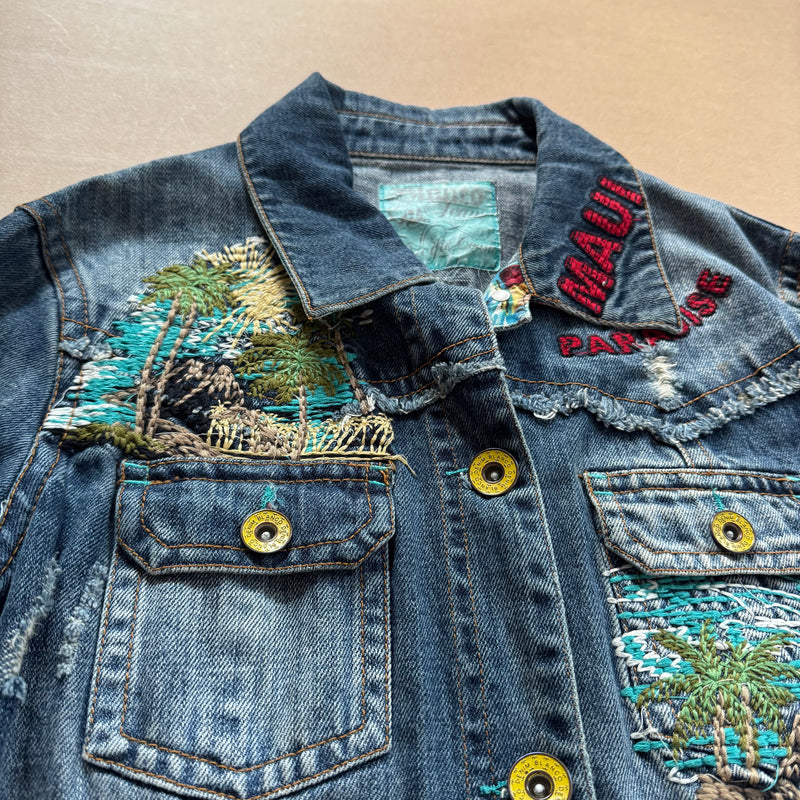 Detailansicht: Sourced limited accessories and clothes Blanco Jeans embroidered retro women’s denim jacket – Logo, Nähte oder Material