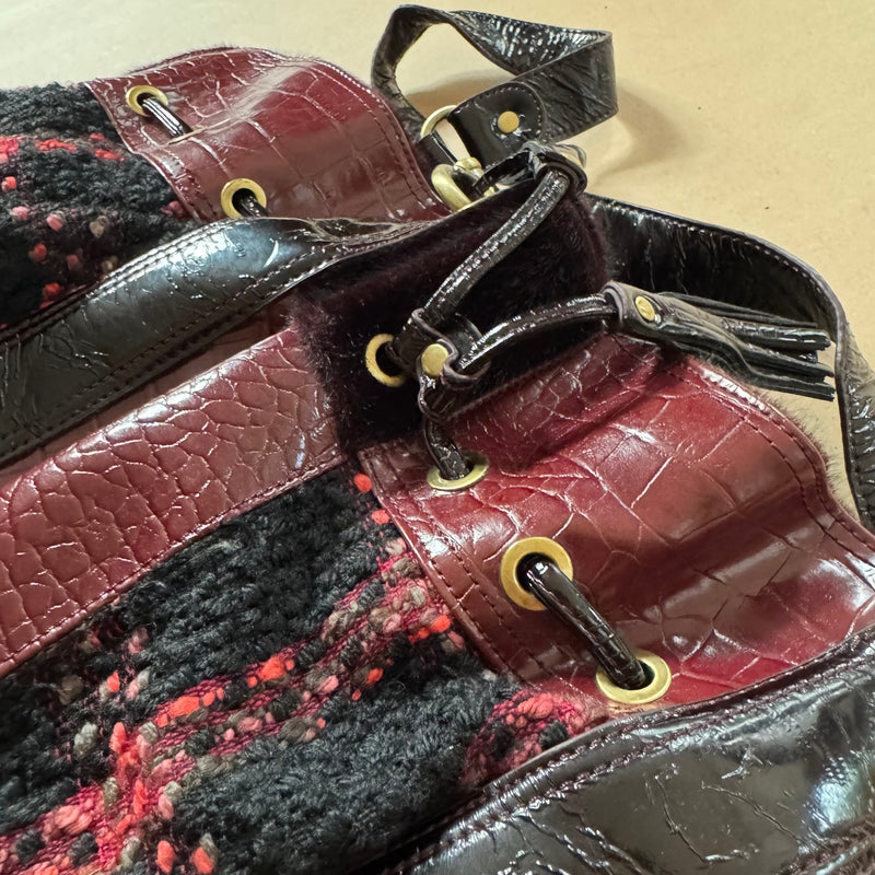 Detailansicht: Sourced limited accessories and clothes Fuchsia vintage bag – Logo, Nähte oder Material