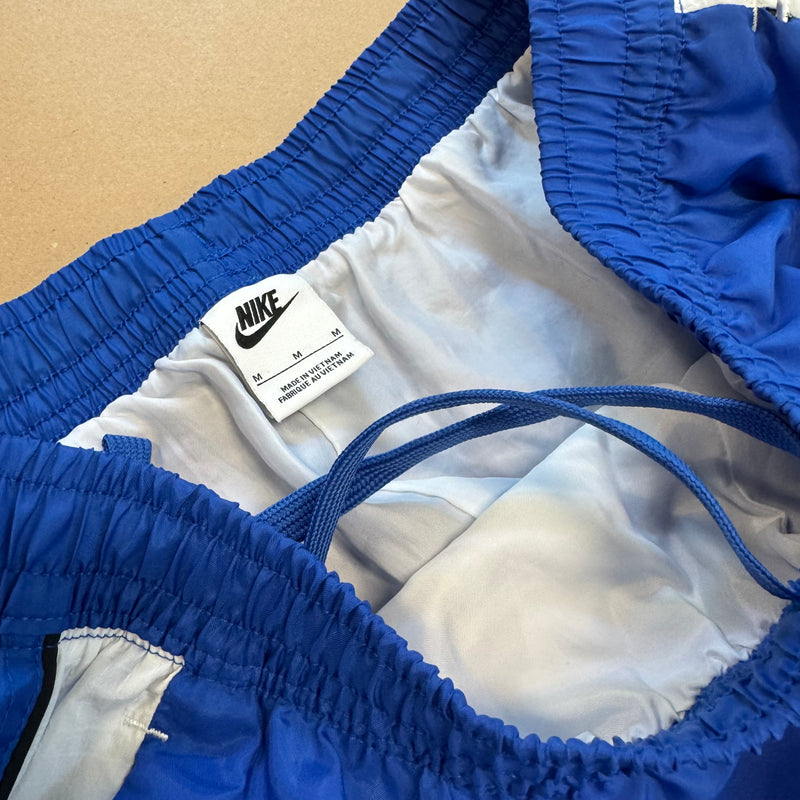 Detailansicht: Sourced limited accessories and clothes Nike TN baggy trackpants – Logo, Nähte oder Material