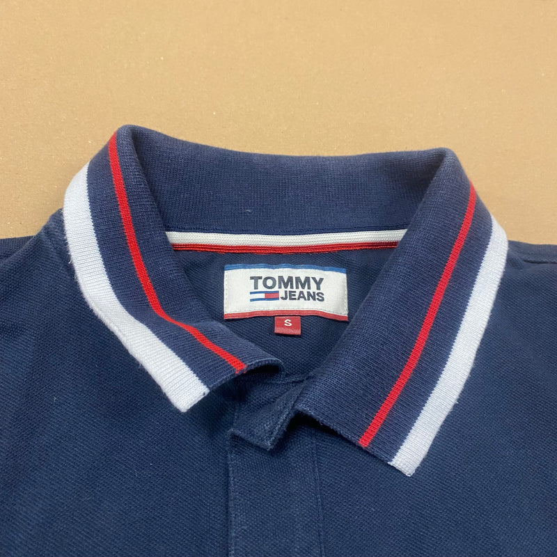 Detailansicht: Sourced limited accessories and clothes Tommy Hilfiger polo classic – Logo, Nähte oder Material