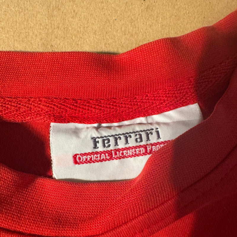 Detailansicht: Sourced limited accessories and clothes Ferrari graphic women’s t-shirt – Logo, Nähte oder Material