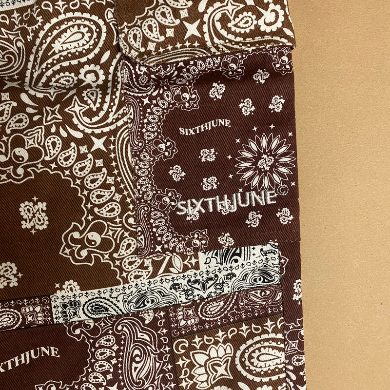 Detailansicht: Sourced limited accessories and clothes Sixth of June trousers – Logo, Nähte oder Material