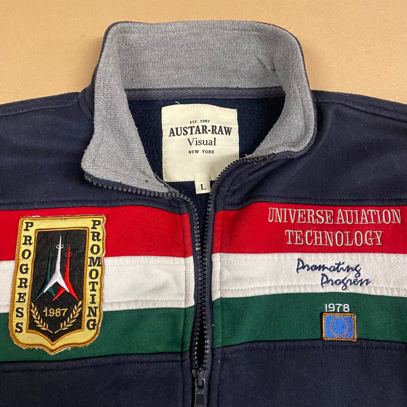 Detailansicht: Sourced limited accessories and clothes Austar-Raw zip-up – Logo, Nähte oder Material