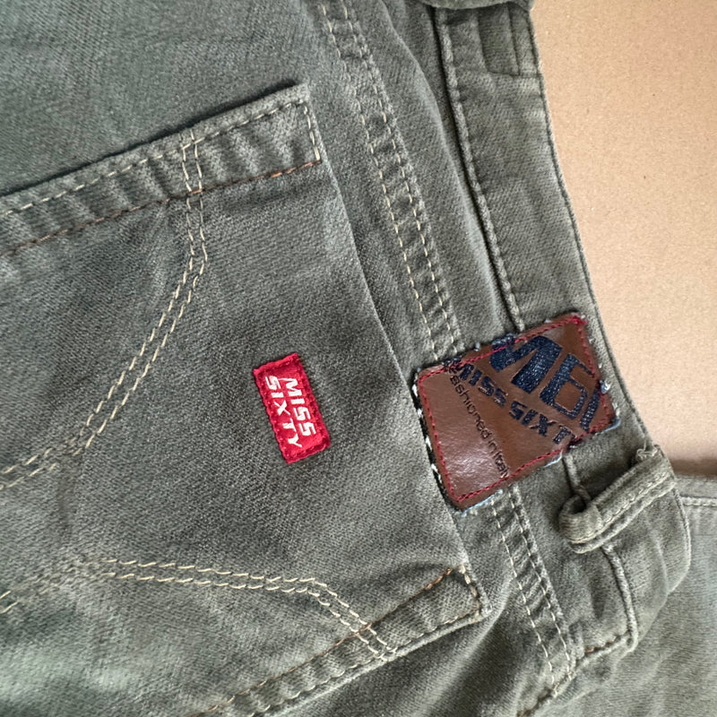 Detailansicht: Sourced limited accessories and clothes Miss Sixty extra low wide-leg retro pants – Logo, Nähte oder Material
