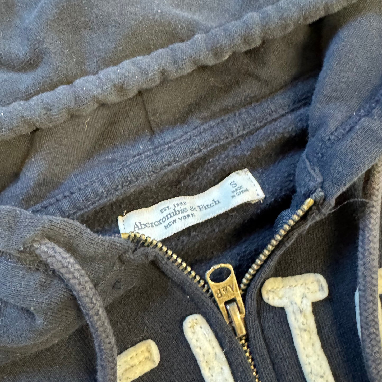 Abercrombie & Fitch New York zip-up hoodie
