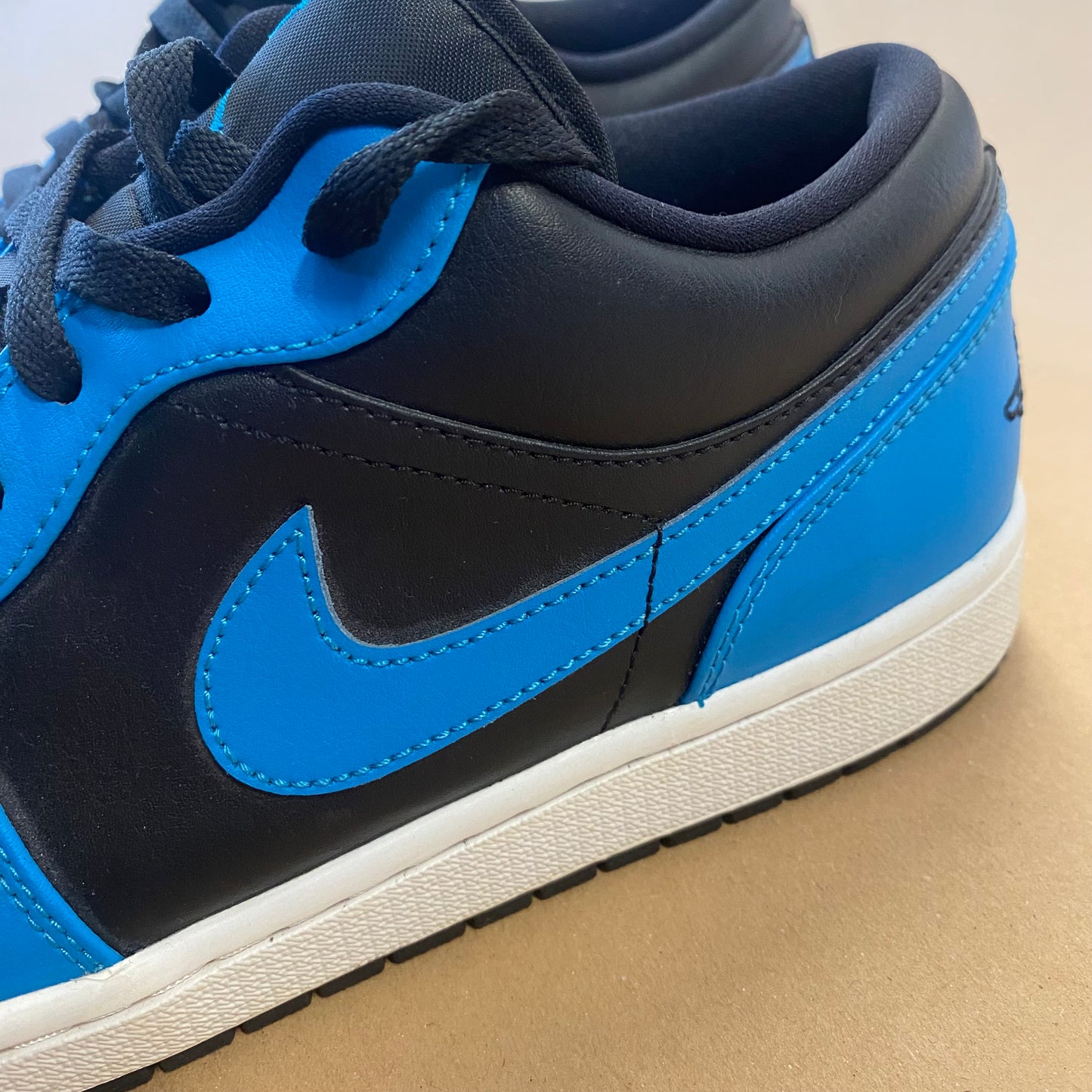 Air Jordan 1 Low Laser Blue