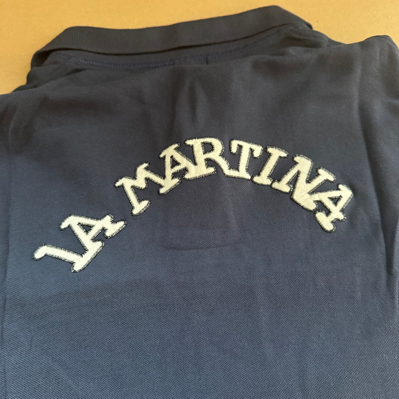 Detailansicht: Sourced limited accessories and clothes La Martina Porsche 2010 retro poloshirt in grey – Logo, Nähte oder Material
