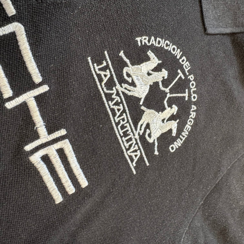 Detailansicht: Sourced limited accessories and clothes La Martina Porsche 2015 streetwear poloshirt – Logo, Nähte oder Material