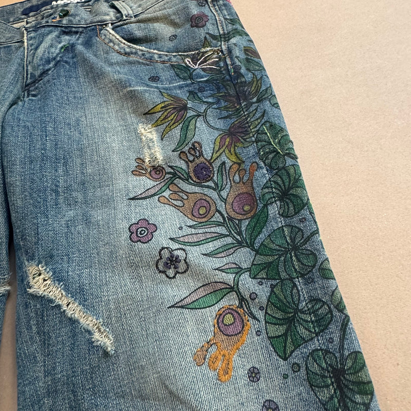 Detailansicht: Sourced limited accessories and clothes Miss Sixty floral straight leg jeans – Logo, Nähte oder Material
