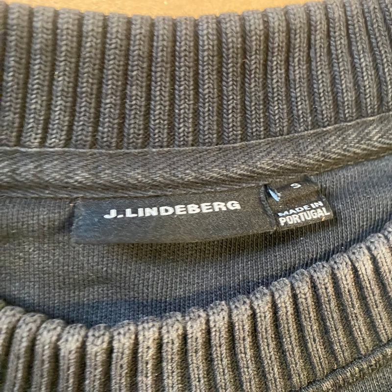 Detailansicht: Sourced limited accessories and clothes Lindenberg Pre Fall sweatshirt – Logo, Nähte oder Material