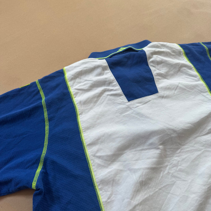 Detailansicht: Sourced limited accessories and clothes Adidas sportswear white poloshirt – Logo, Nähte oder Material