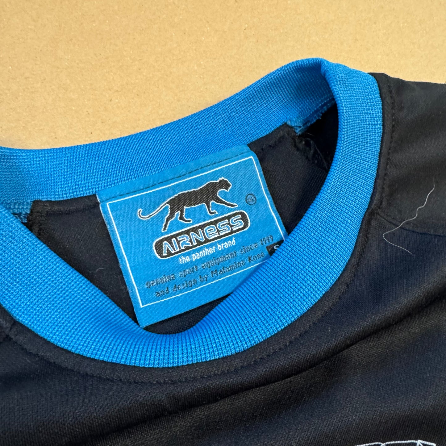 Airness streetwear 00s black t-shirt