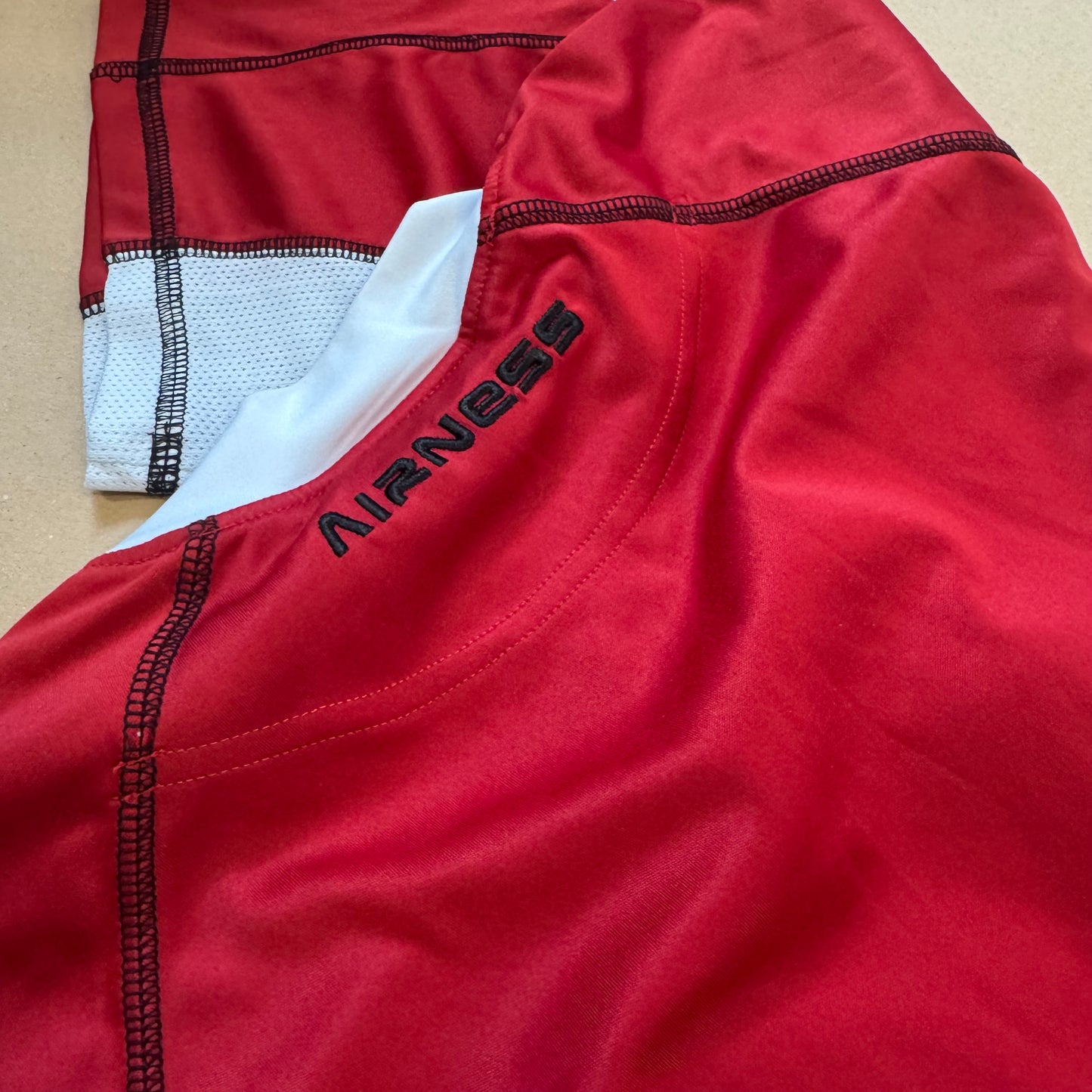 Airness streetwear 00s red t-shirt