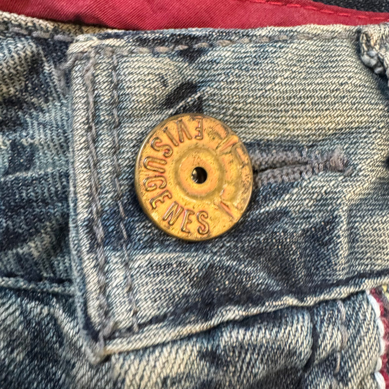 Detailansicht: Sourced limited accessories and clothes Evisu Genes bleached vintage Japanese denim jeans – Logo, Nähte oder Material