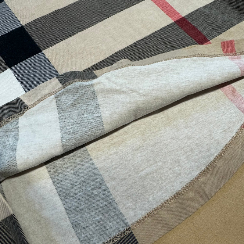 Detailansicht: Sourced limited accessories and clothes Burberry Brit classic dress – Logo, Nähte oder Material