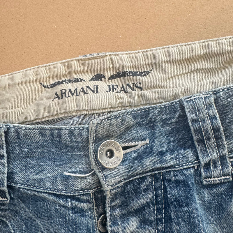 Detailansicht: Sourced limited accessories and clothes Vintage Armani Jeans straight leg – Logo, Nähte oder Material