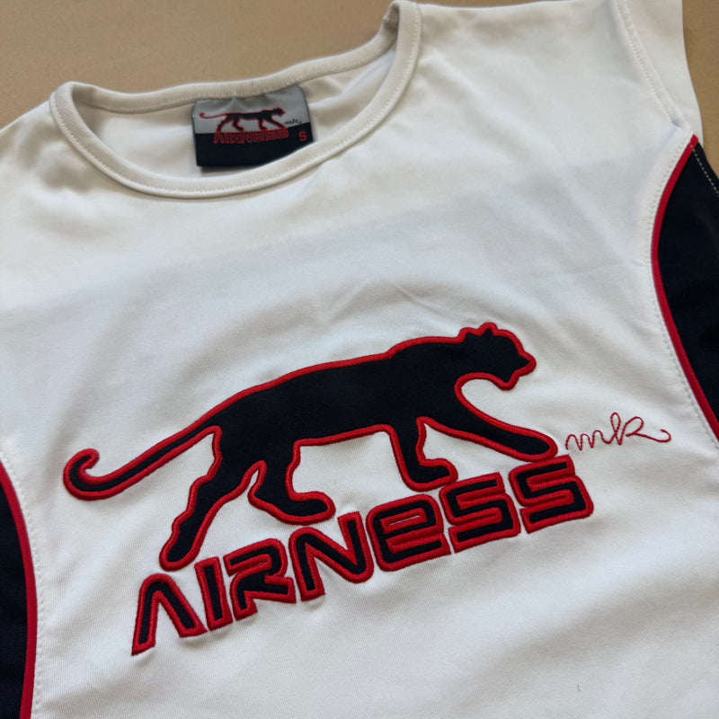 Detailansicht: Sourced limited accessories and clothes Airness streetwear style white tank top – Logo, Nähte oder Material