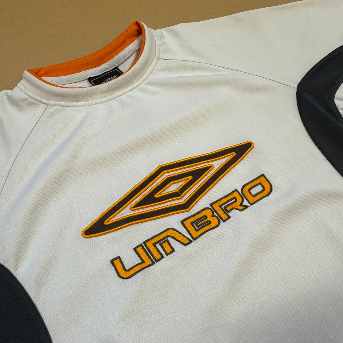 Umbro white streetwear t-shirt