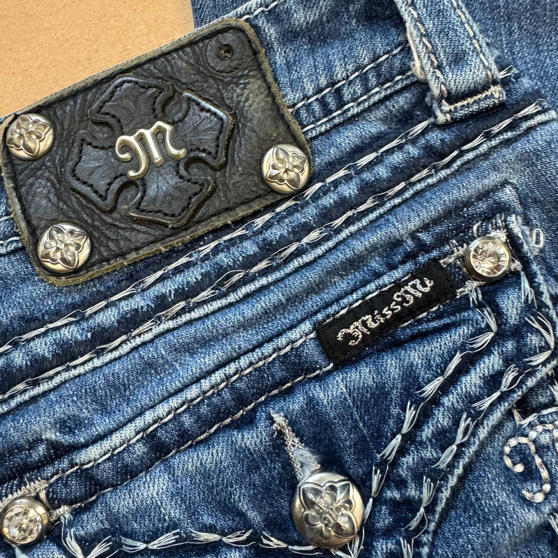 Detailansicht: Sourced limited accessories and clothes Miss Me Y2K vintage wide leg jeans – Logo, Nähte oder Material