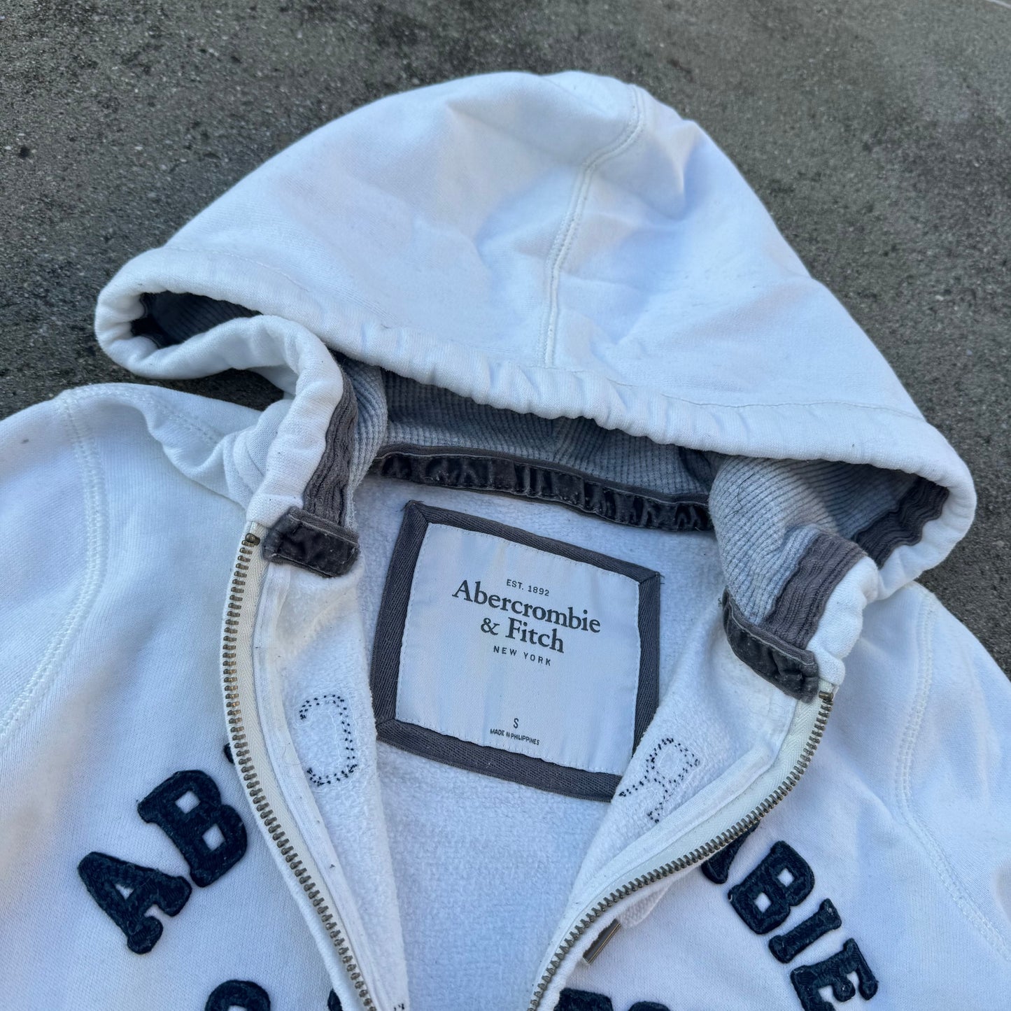 Abercrombie & Fitch Y2K white zipped hoodie