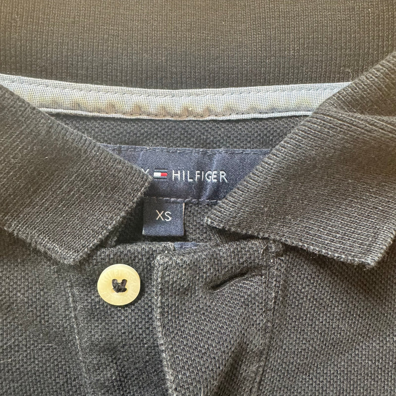 Detailansicht: Sourced limited accessories and clothes Tommy Hilfiger Polo – Logo, Nähte oder Material