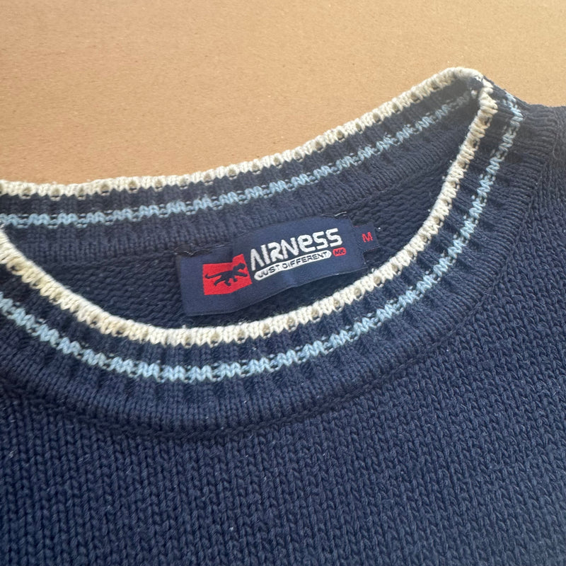 Detailansicht: Sourced limited accessories and clothes Vintage oversized Airness knitted sweatshirt – Logo, Nähte oder Material