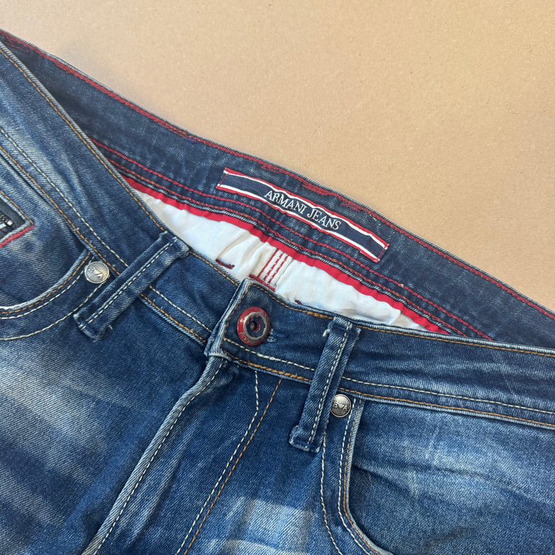 Detailansicht: Sourced limited accessories and clothes Giorgio Armani classic denim jeans – Logo, Nähte oder Material
