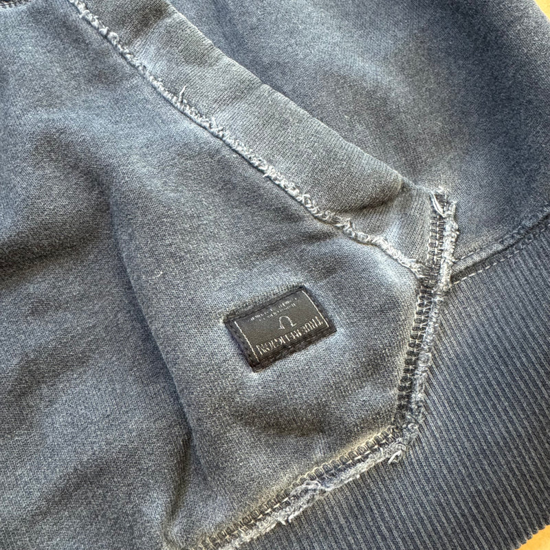 Detailansicht: Sourced limited accessories and clothes True Religion Los Angeles hoodie – Logo, Nähte oder Material