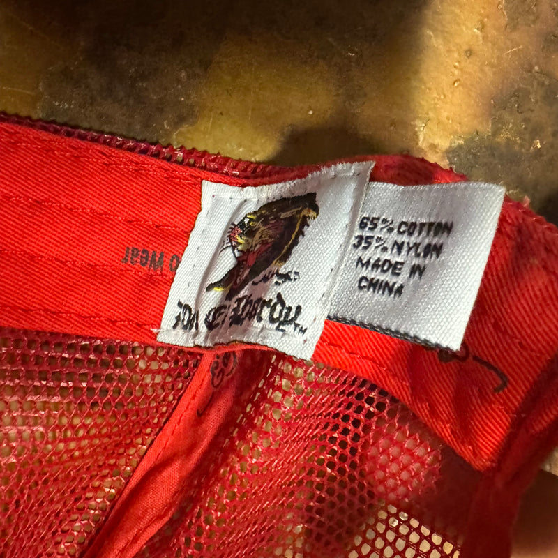 Detailansicht: Sourced limited accessories and clothes Red Ed Hardy cap – Logo, Nähte oder Material