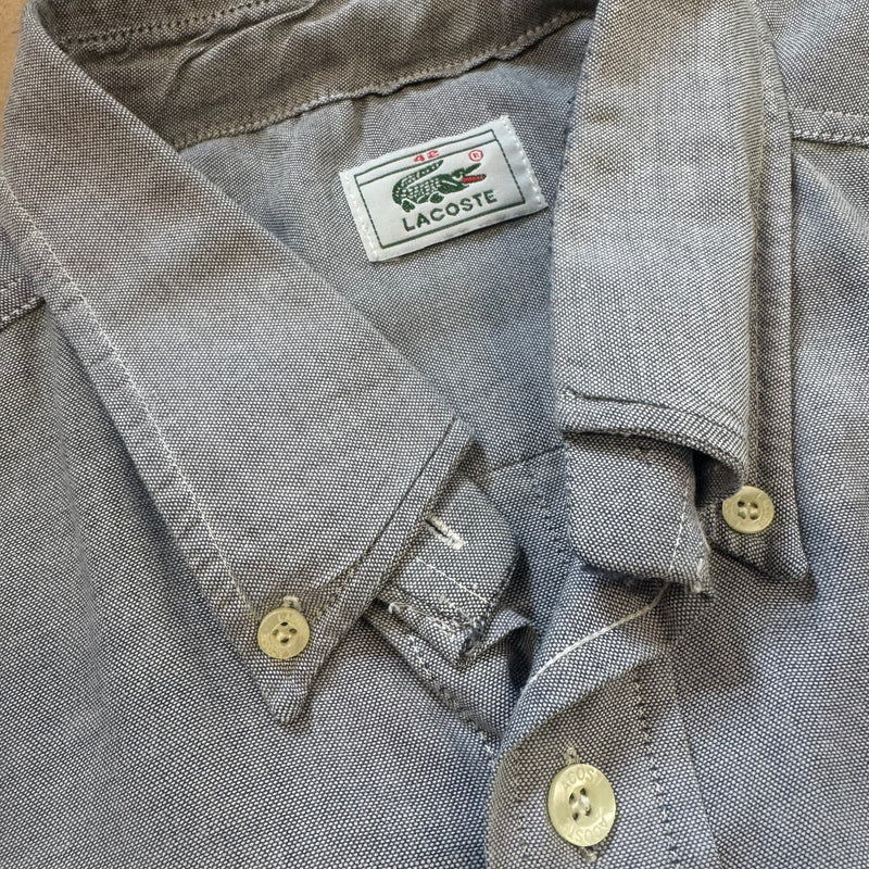 Detailansicht: Sourced limited accessories and clothes Lacoste vintage chemise – Logo, Nähte oder Material
