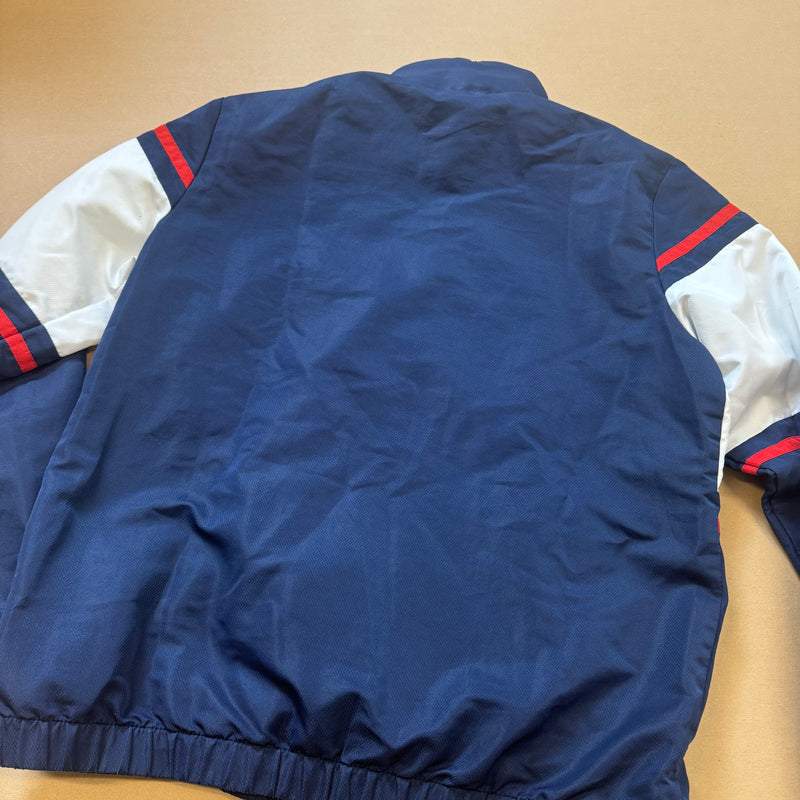 Detailansicht: Sourced limited accessories and clothes Sergio Tacchini blue track jacket – Logo, Nähte oder Material