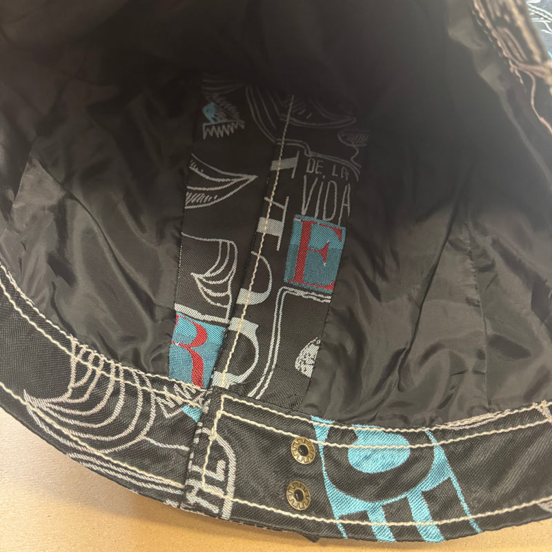 Detailansicht: Sourced limited accessories and clothes