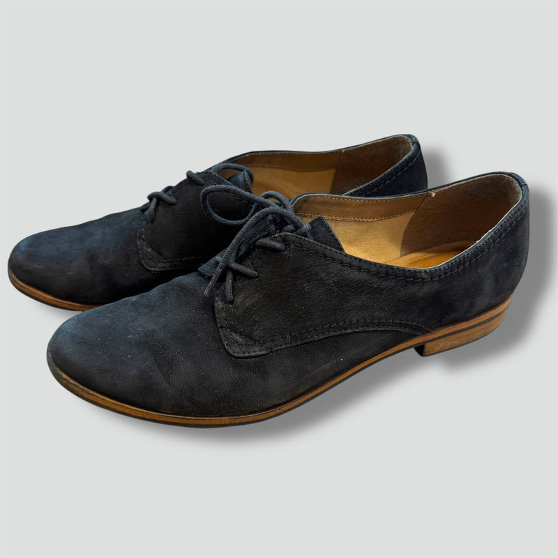 Sourced limited accessories and clothes 5th Avenue women's black shoes – Secondhand Streetwear