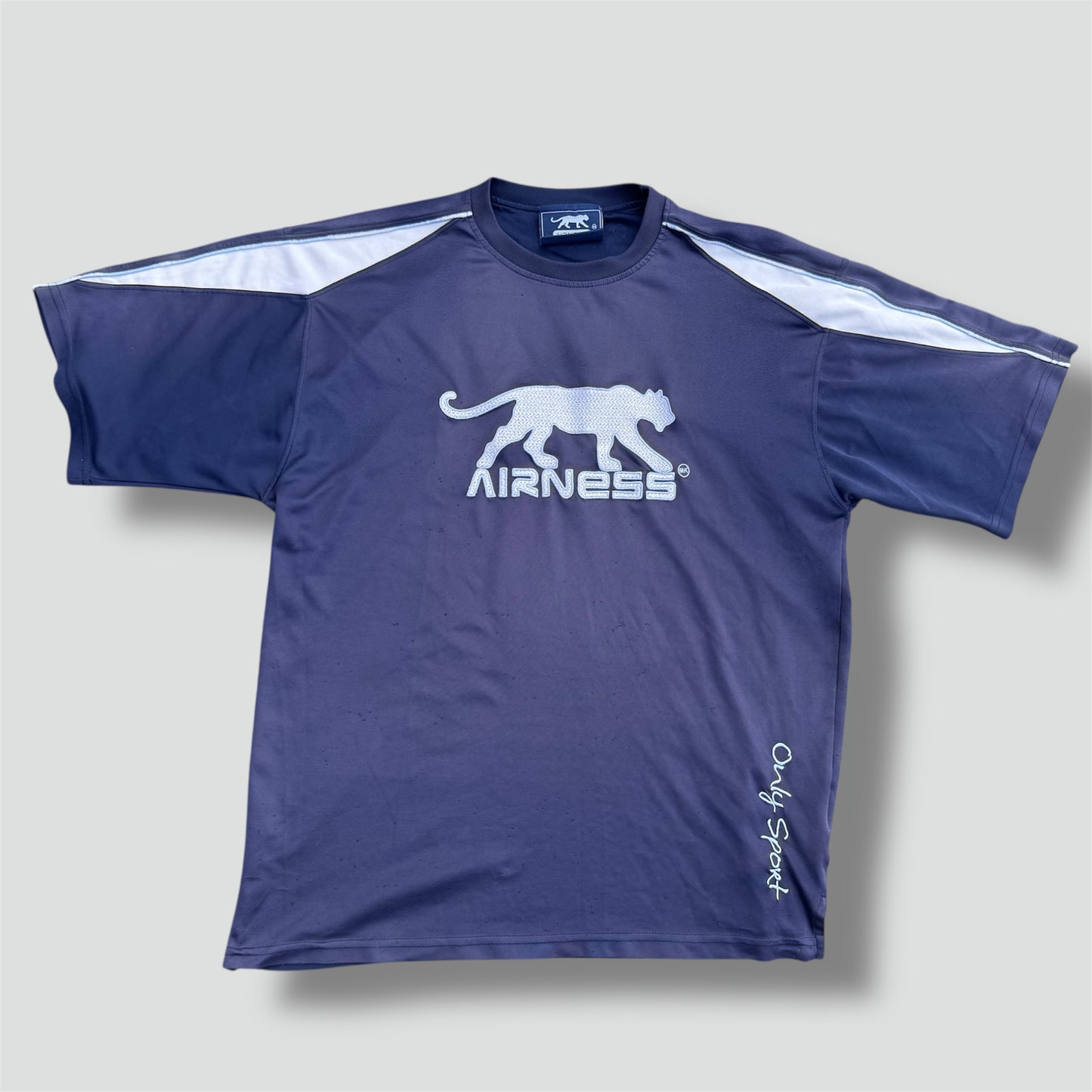 Airness streetwear style t-shirt