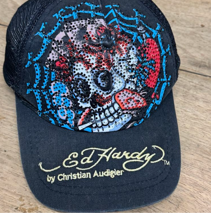 Detailansicht: Sourced limited accessories and clothes Ed Hardy cap with rhinestones – Logo, Nähte oder Material