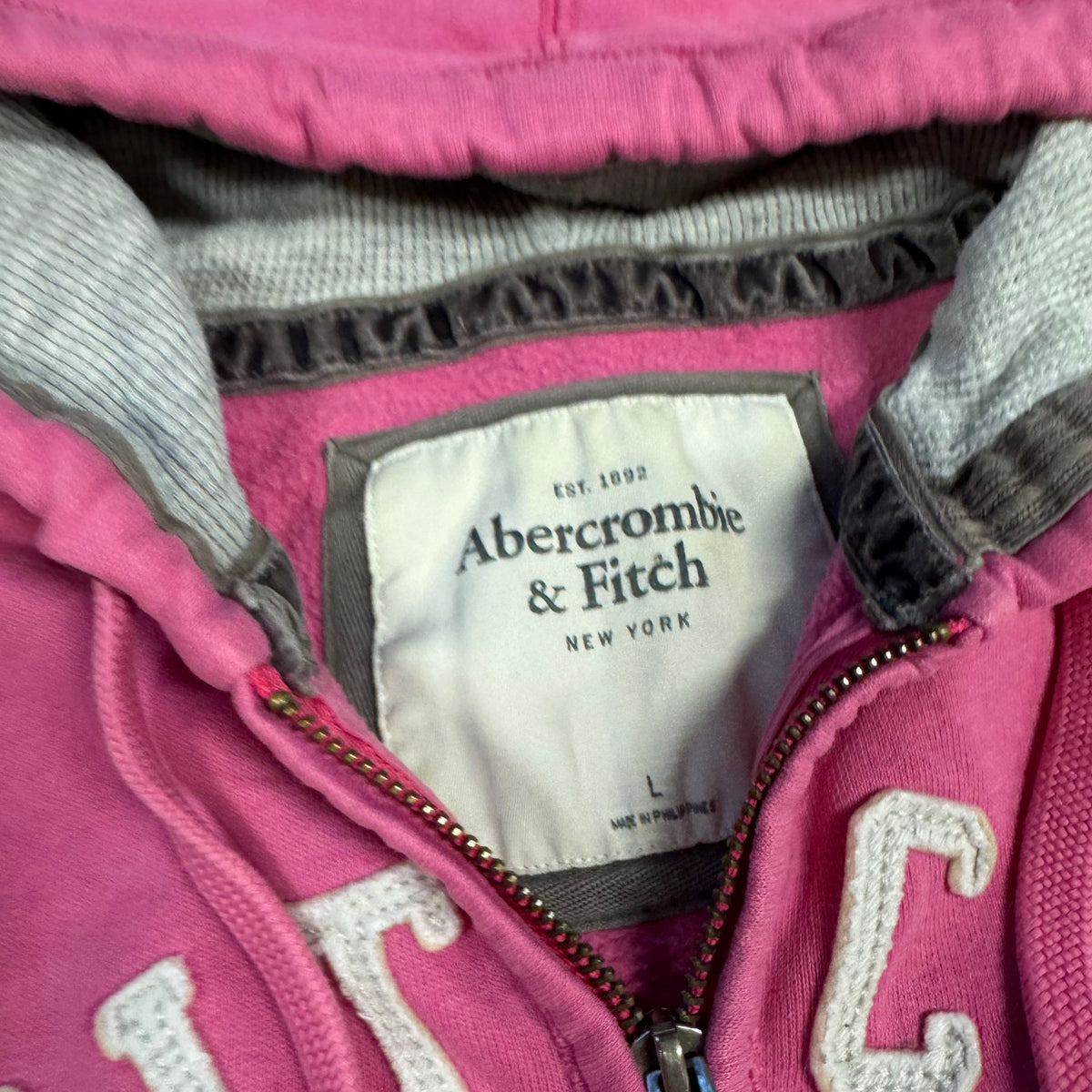 Abercrombie & Fitch pink zip-up hoodie – Close-up 3