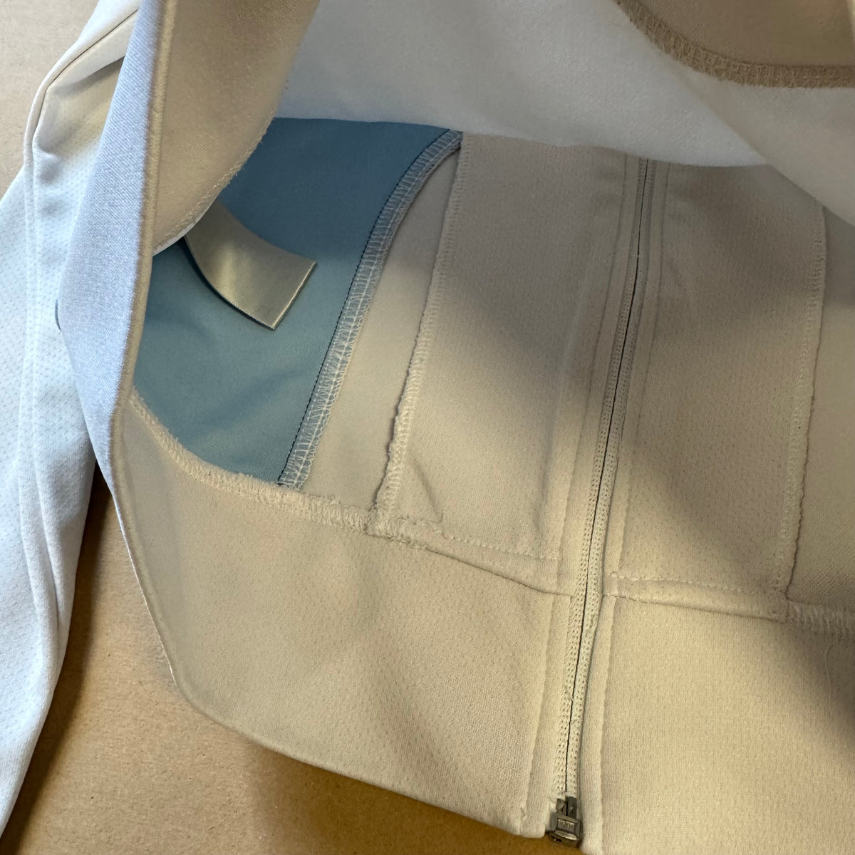 Airness streetwear style women’s track jacket – Close-up 5