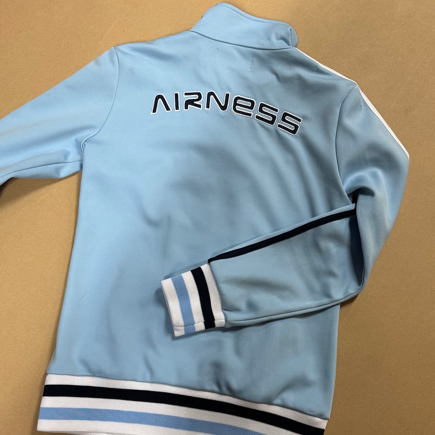Airness track jacket skyblue – Close-up 4