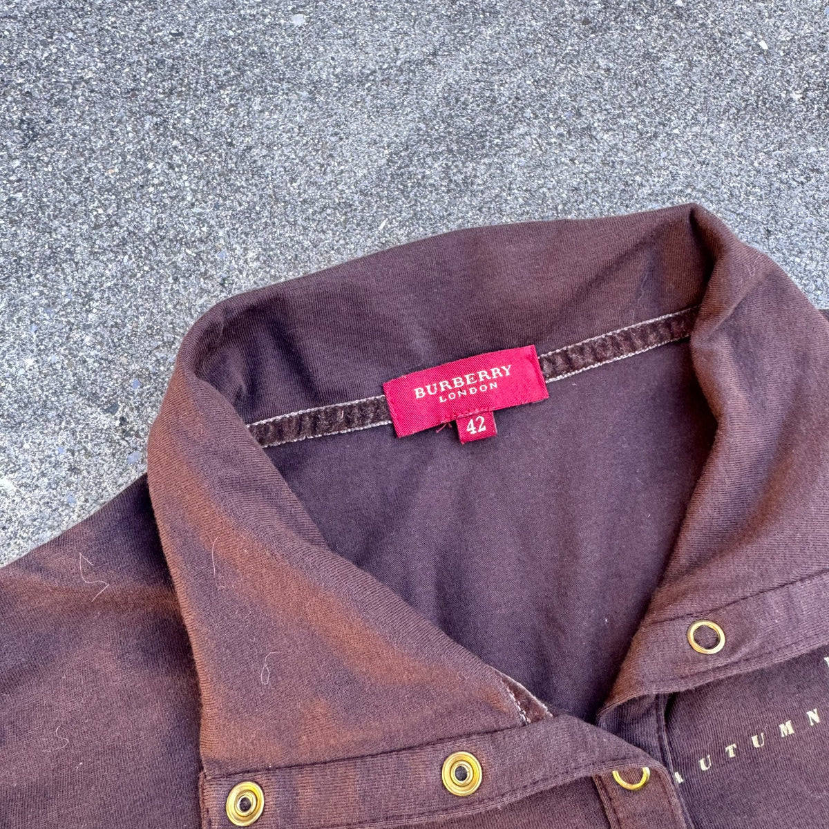 Burberry London vintage brown women's polo – Close-up 2