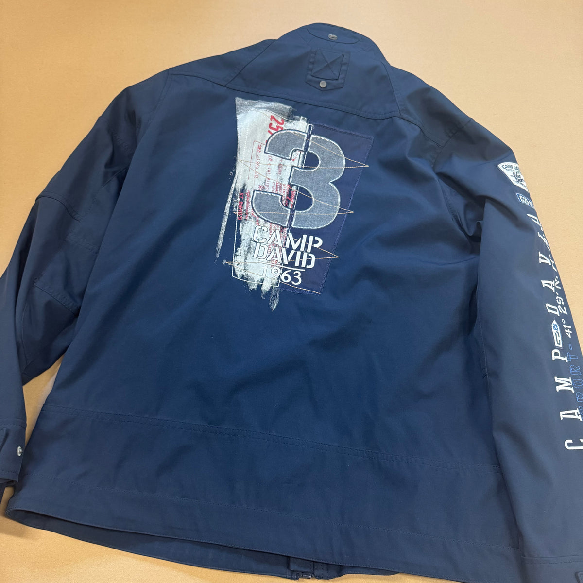Camp David Newport Windbreaker – Close-up 4
