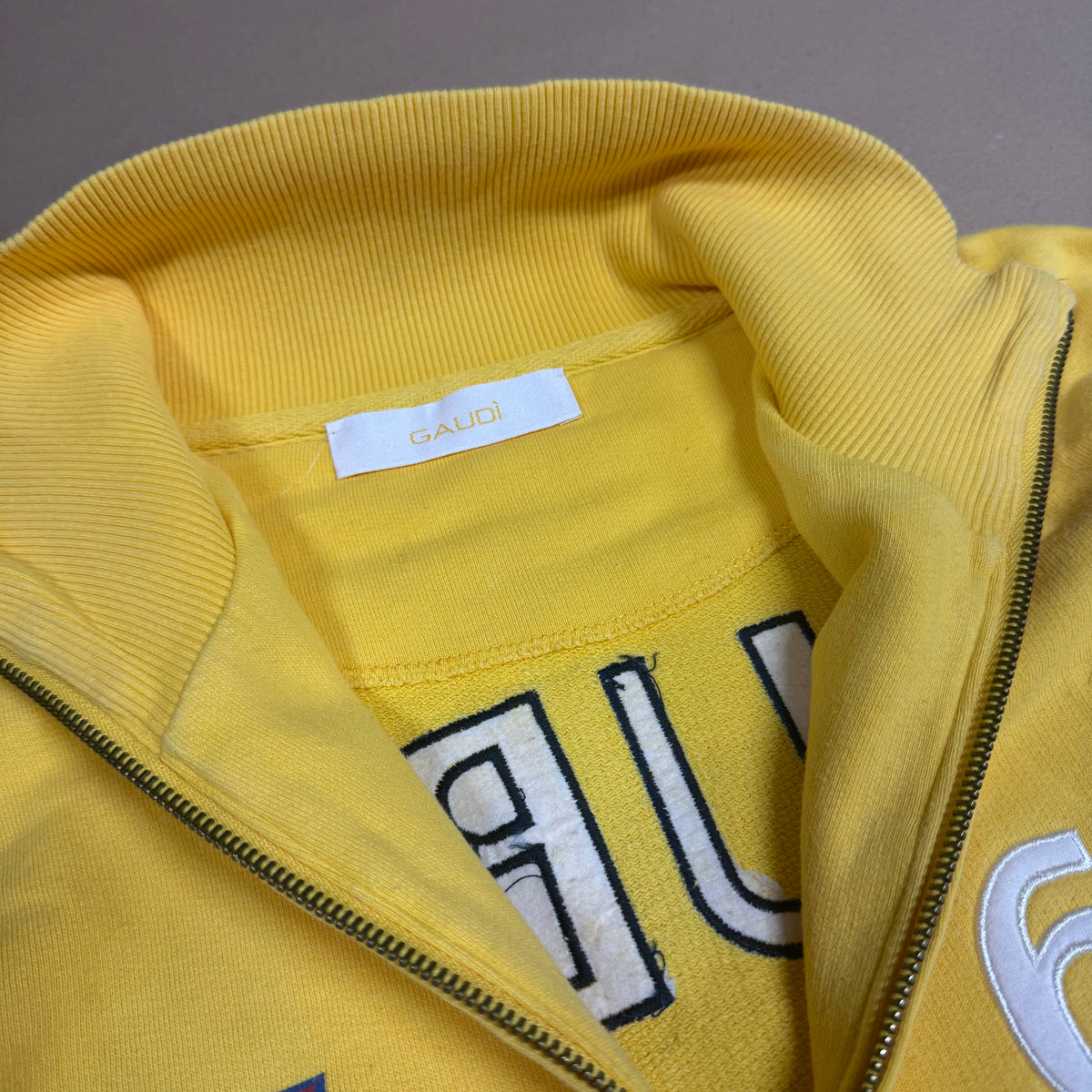 Cuba 63 streetwear zip-up jacket from Gaudi – Close-up 4