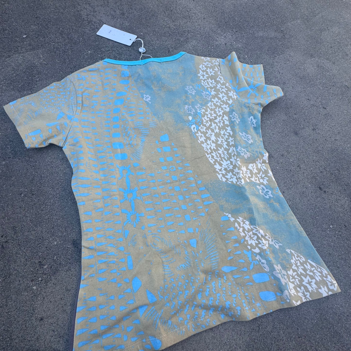 Custo Barcelona Y2K graphic summer T-shirt – Close-up 2