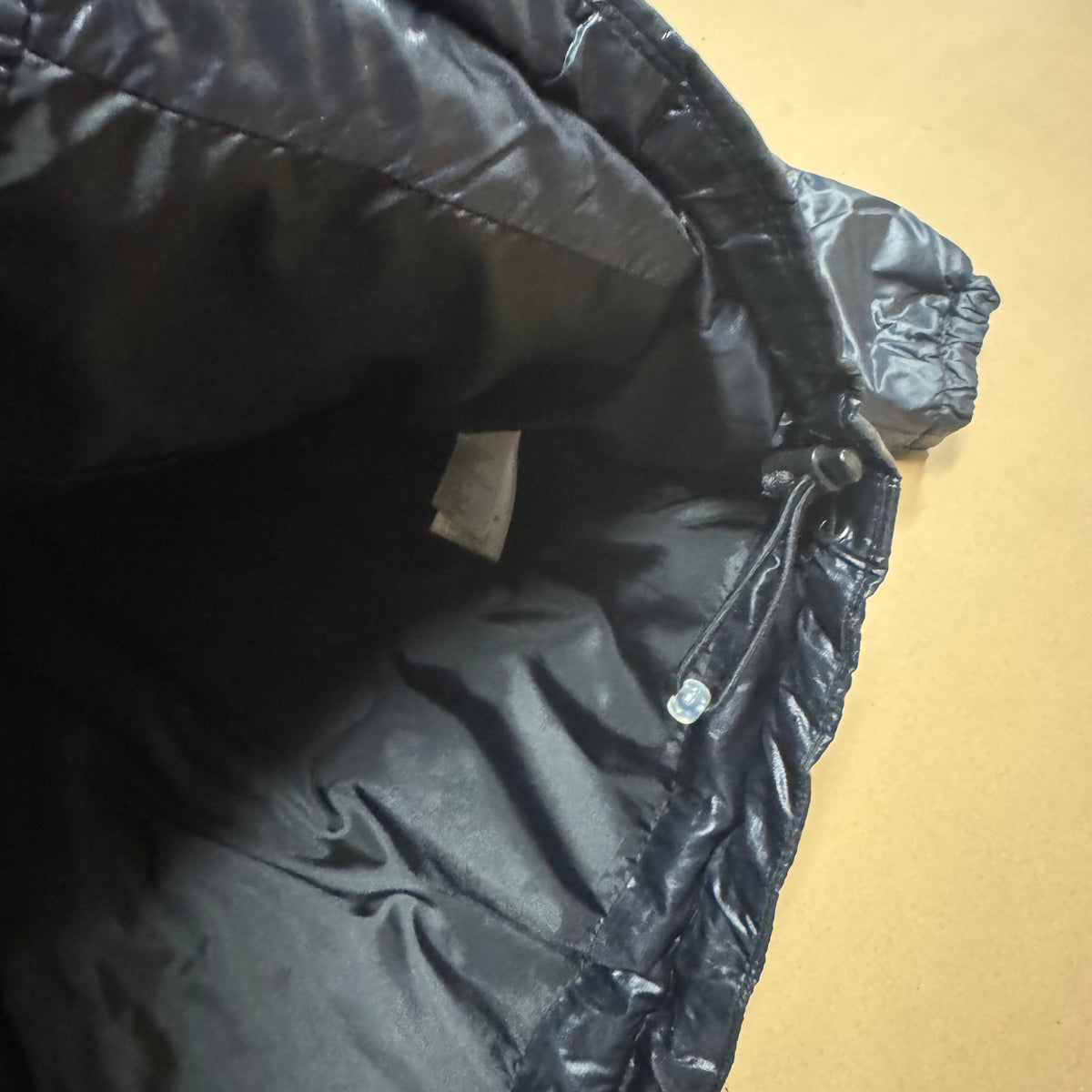 DSL 55 Diesel black puffer jacket – Close-up 5