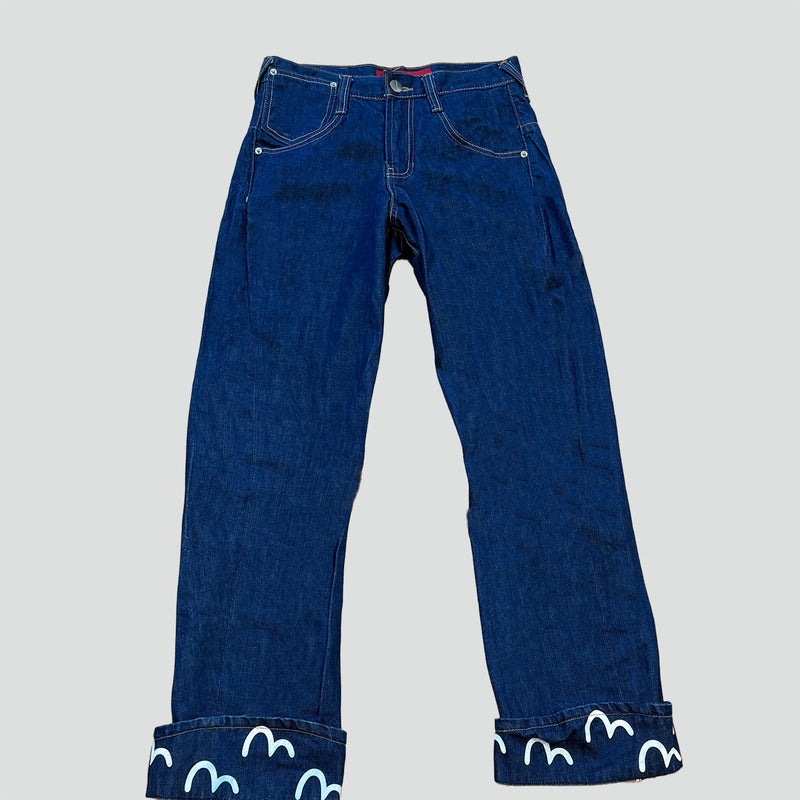 Detailansicht: Sourced limited accessories and clothes Evisu loose printed jeans – Logo, Nähte oder Material