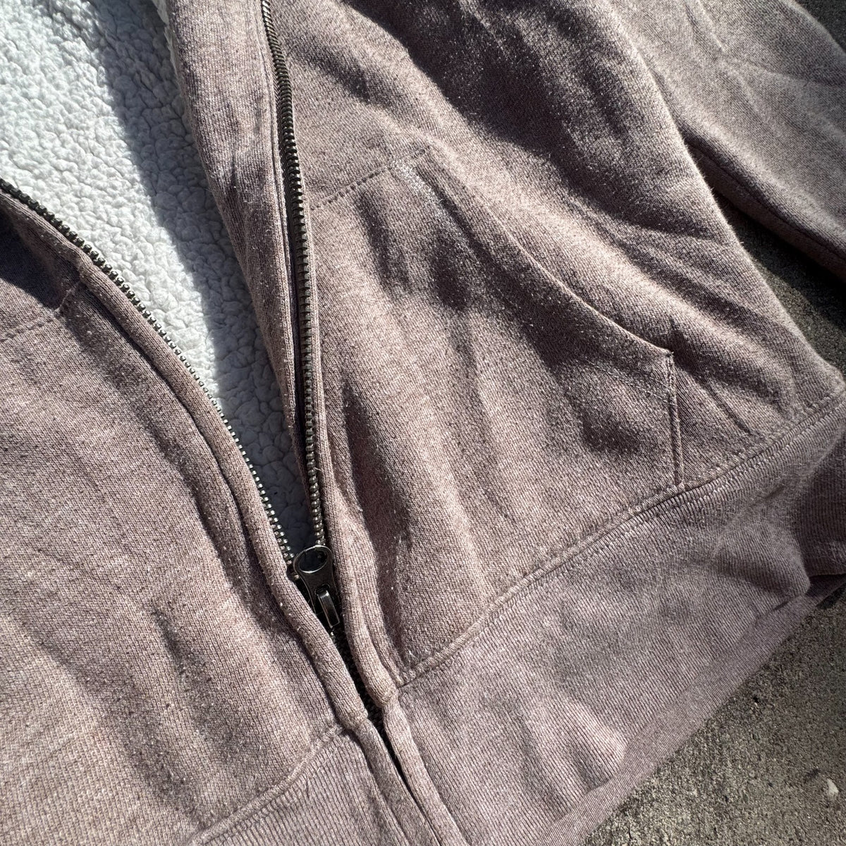 Gap Y2K retro fluffy zip hoodie – Close-up 3