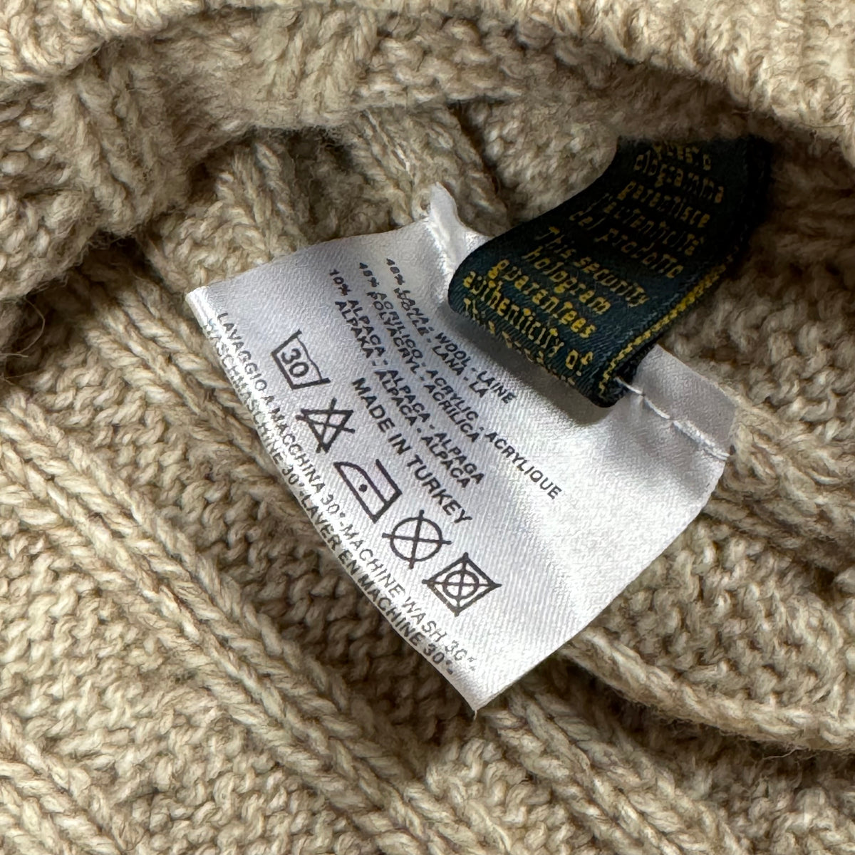 La Martina V-neck sweatshirt – Close-up 5